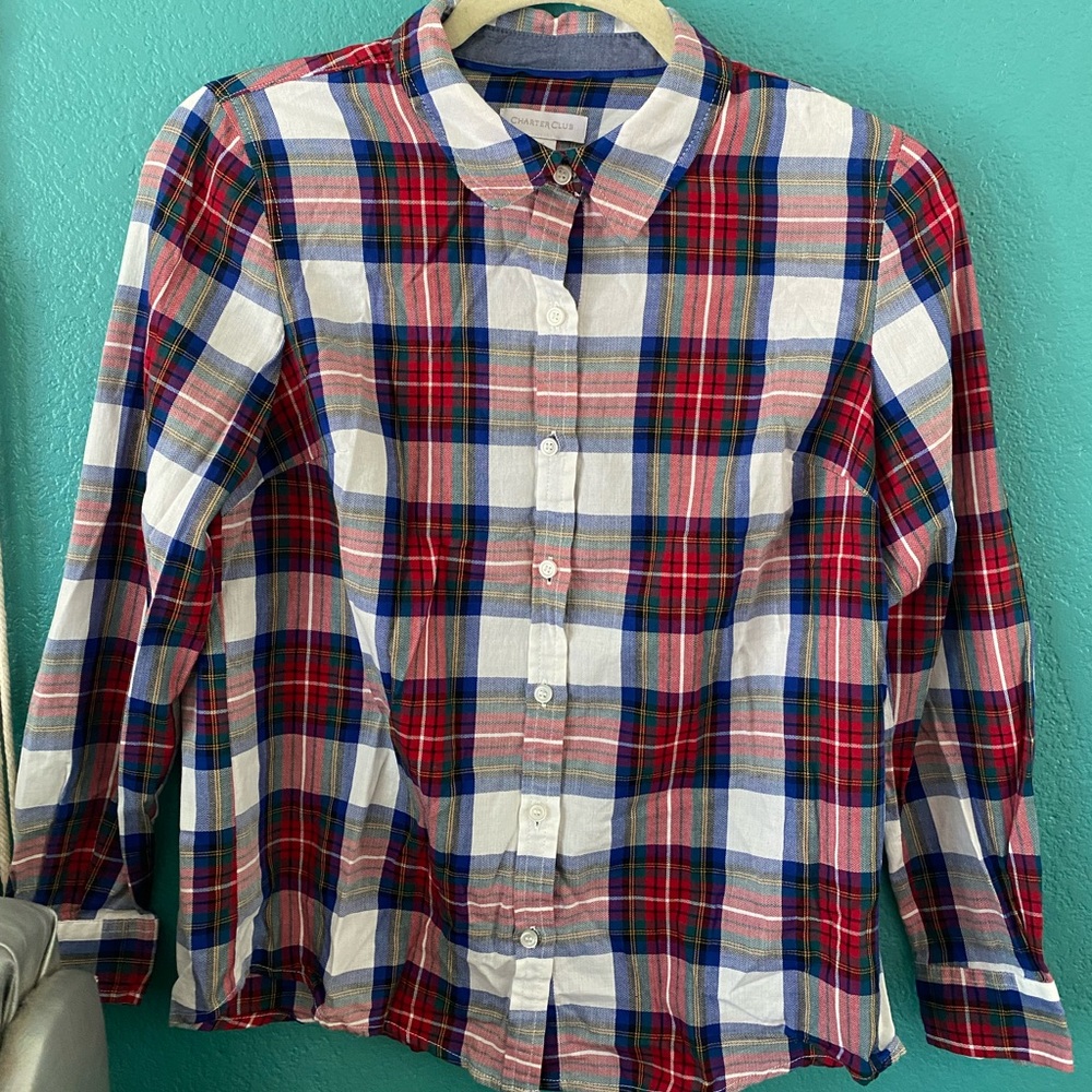 Flannel perfect for Christmas. Worn 2x. Fits a S in women